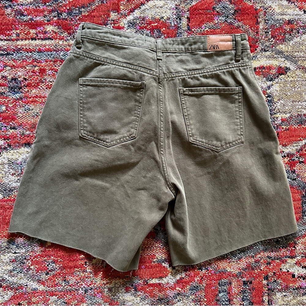 Zara Green Shorts - Picture 3 of 3